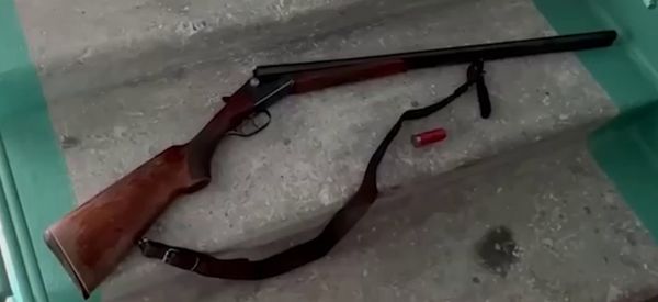 Мужчина из Нижневартовска устроил стрельбу и взял в заложники ребёнка: последние данные