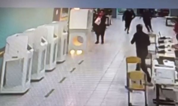 В Москве женщина подожгла будку для голосования на избирательном участке