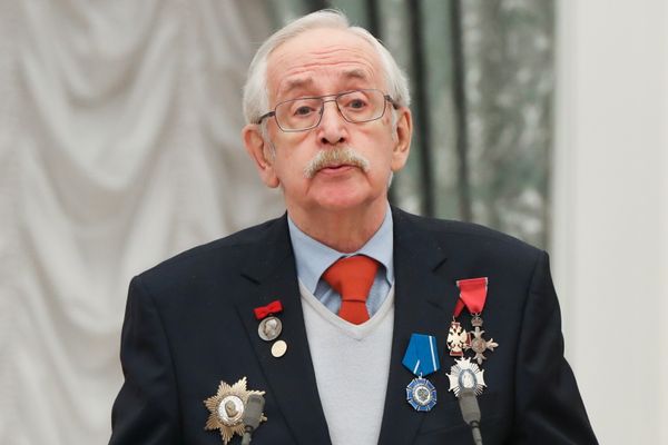 У народного артиста Василия Ливанова подозрение на онкологию