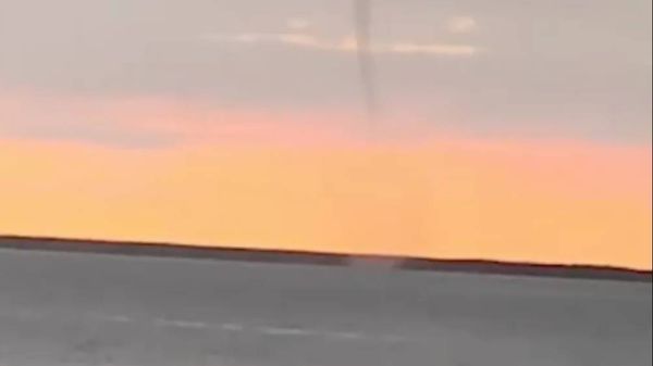 Водяной смерч заметили над Калининградским заливом