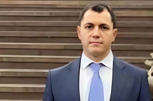 Родственница симферопольского миллионера Иосифа Файнгольда на электросамокате въехала в коляску с ребёнком