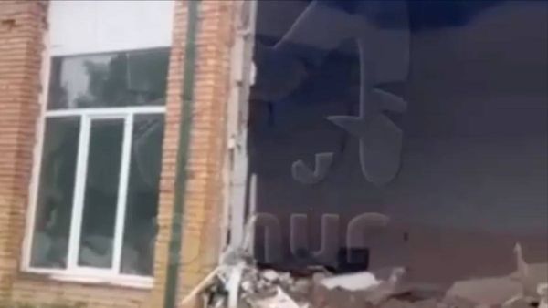 Родители из Приморья боятся водить детей в школу, отремонтированную после обвала столовой