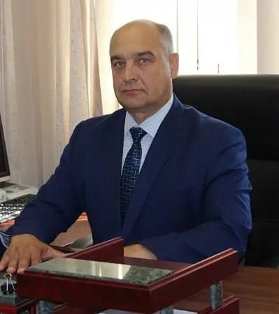 Пьяный глава посёлка в ХМАО расстрелял дом бойфренда 12-летней дочери