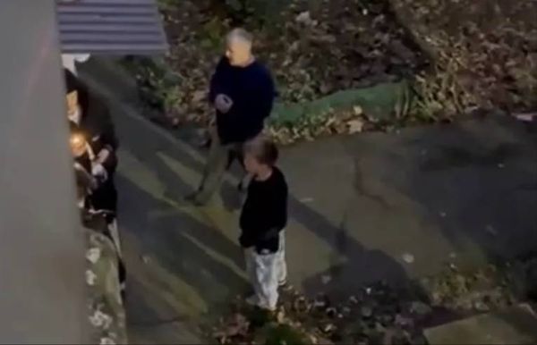 В Пашковском районе банда подростков во главе со взрослым мужчиной ломилась в квартиры