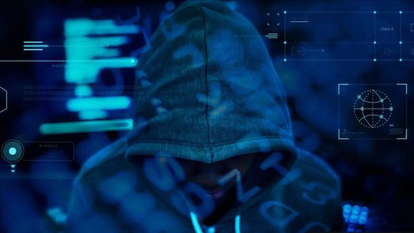 Крымчан обманывают на сотни тысяч рублей, предлагая инвестировать и легко заработать