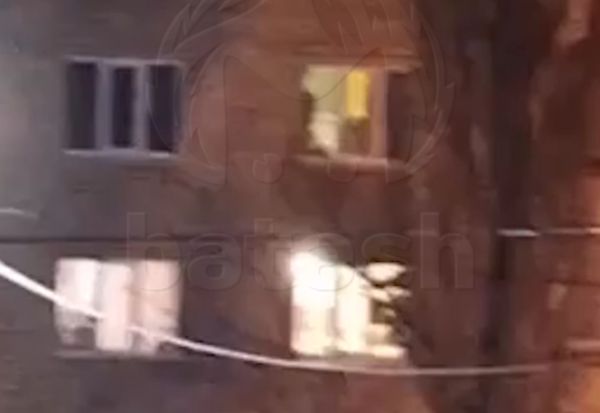 Мужчина из Октябрьского запер соседку в комнате и поджёг дверь