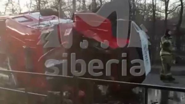 В Черногорске столкнулись пожарная машина и легковой автомобиль