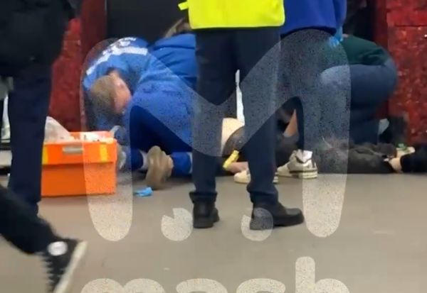 Пассажир потерял сознание на станции метро "Маяковская" в Петербурге