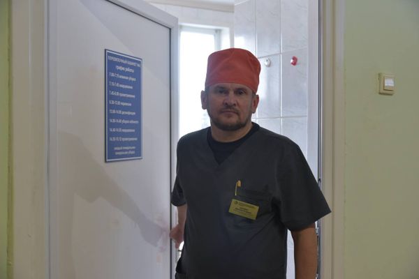 Легендарного воронежского нейрохирурга заставляют снять свою кандидатуру с выборов в Гордуму