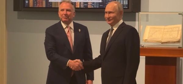 В Петербурге началась встреча Владимира Путина со Стивом Уиткоффом