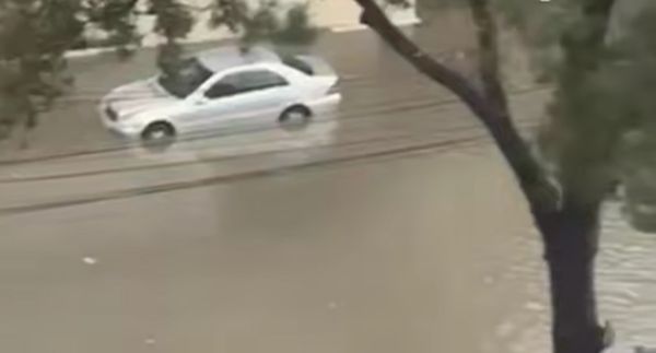 В Махачкале после дождей затопило улицы