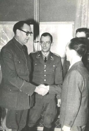 Присягнули Гитлеру: памятники русским предателям