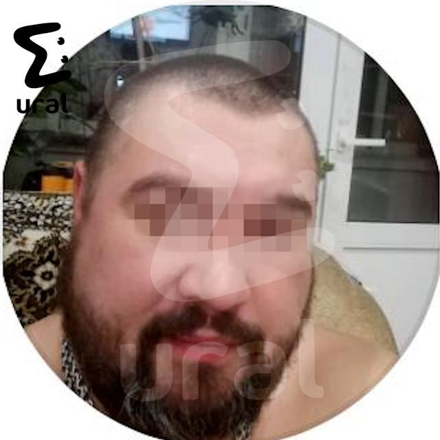 В Каменске-Уральском мужчина с оружием пришёл в квартиру к жене и сыну: детали с места